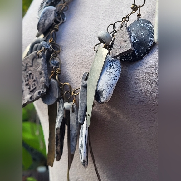 ARTISAN NECKLACE - Picture 7 of 8